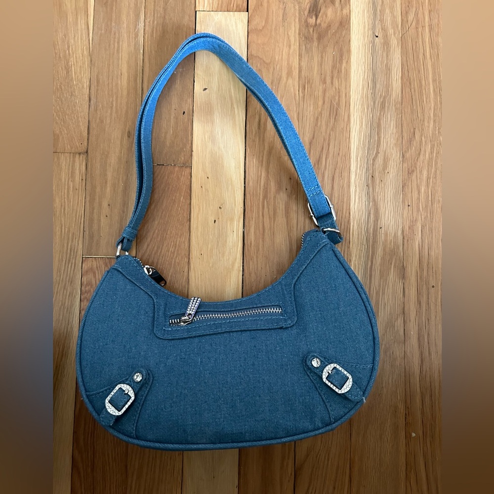 Used Blue Wild Fable Purse with 2 inside pockets and 1 outside pocket
